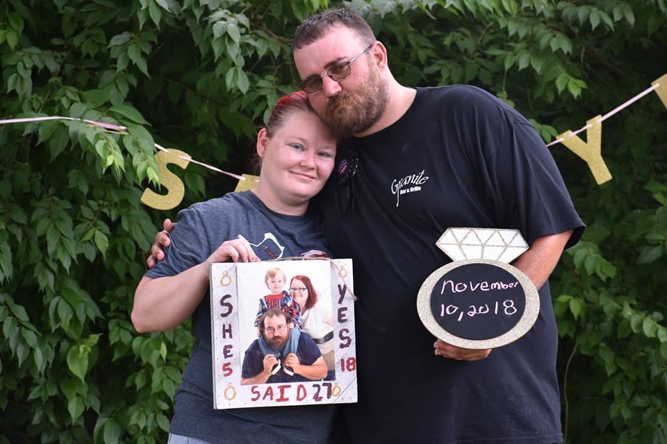 Connor, DeFord to wed